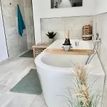 Feriehus Kleine Freiheit, - Modernes In Direkter Meernaehe Mit Terrasse, Garten Und Eigenem Parkplatz *