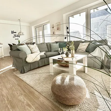Kleine Freiheit, - Modernes In Direkter Meernaehe Mit Terrasse, Garten Und Eigenem Parkplatz * Бюзум