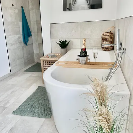 Feriehus Kleine Freiheit, - Modernes In Direkter Meernaehe Mit Terrasse, Garten Und Eigenem Parkplatz *