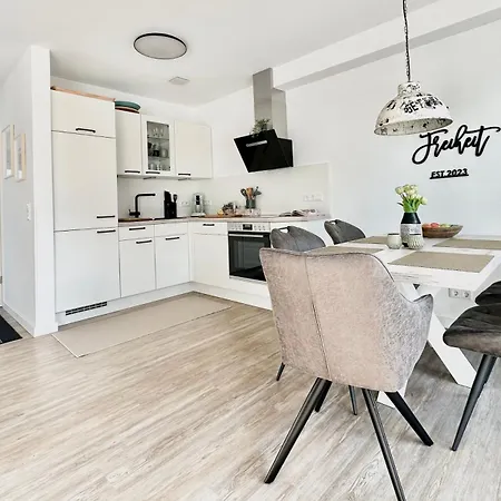 Kleine Freiheit, - Modernes In Direkter Meernaehe Mit Terrasse, Garten Und Eigenem Parkplatz *